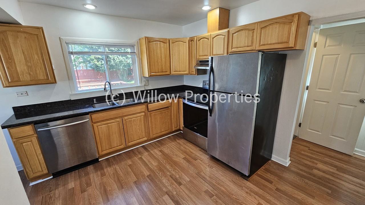 5413 S Warner St - Photo 3 of 11