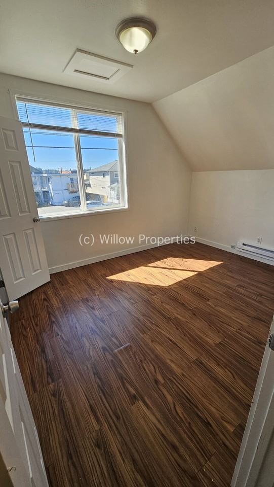 5413 S Warner St - Photo 6 of 11