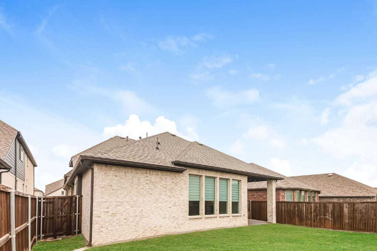 3108 Armstrong Ave - Photo 2 of 32