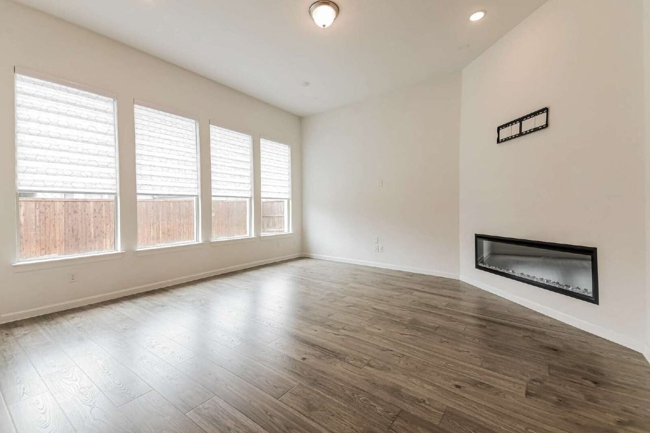 3108 Armstrong Ave - Photo 3 of 32