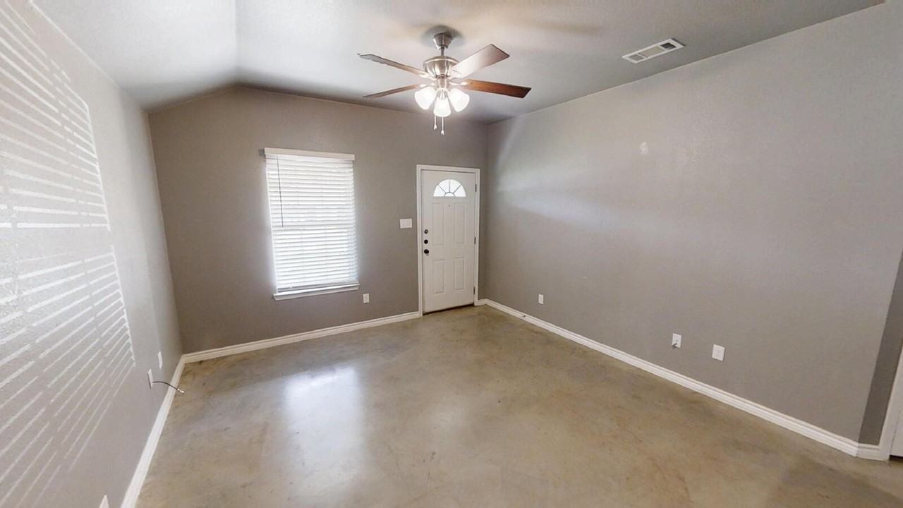 1409 Natchez Trl #B - Photo 4 of 27