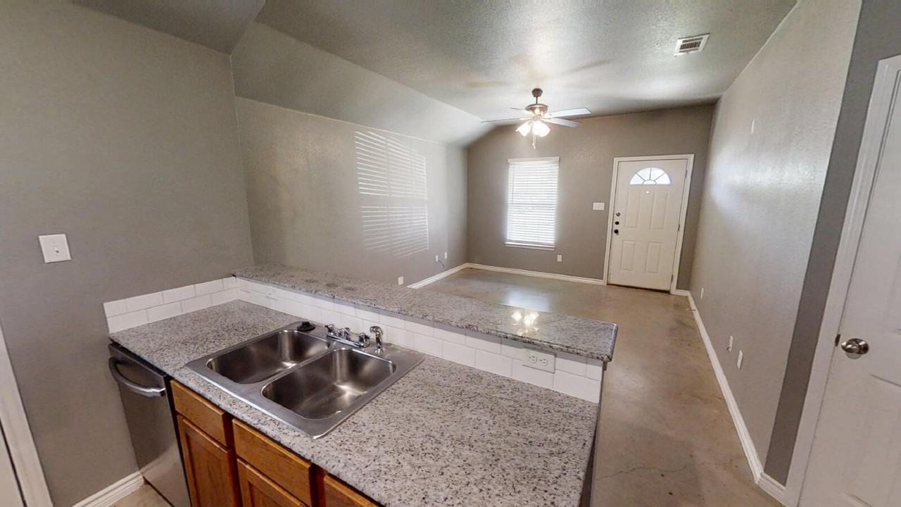 1409 Natchez Trl #B - Photo 5 of 27