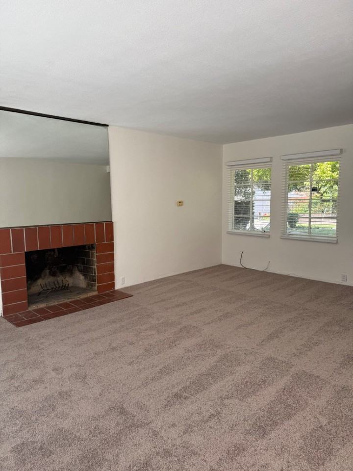 18944 Madison Ave - Photo 6 of 26