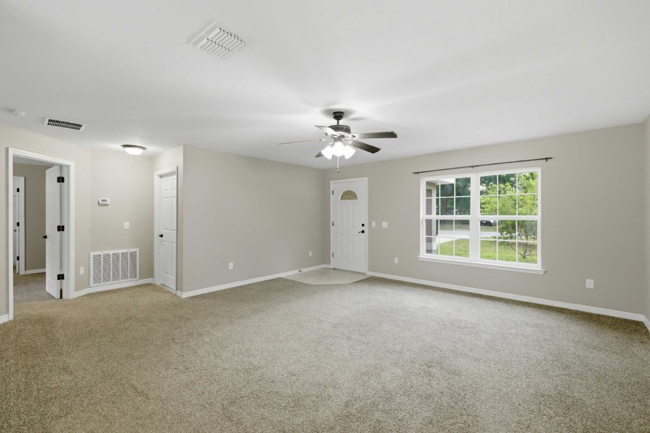 5447 Nw 54th Pl - Photo 4 of 24