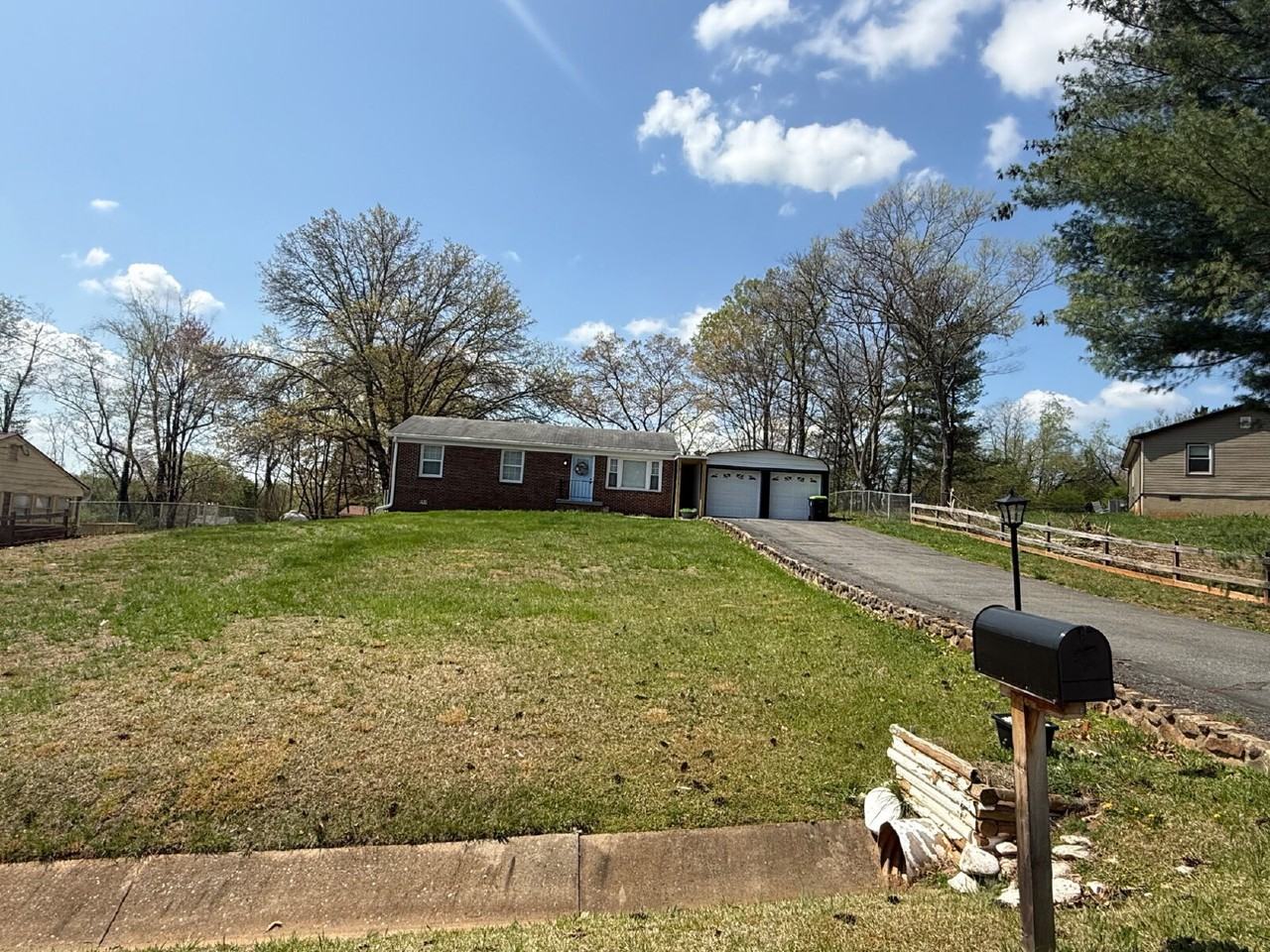 116 Lance Ln - Photo 2 of 16