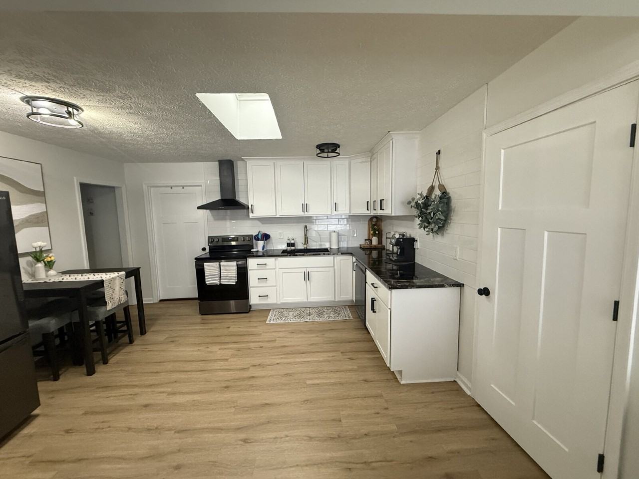 116 Lance Ln - Photo 3 of 16