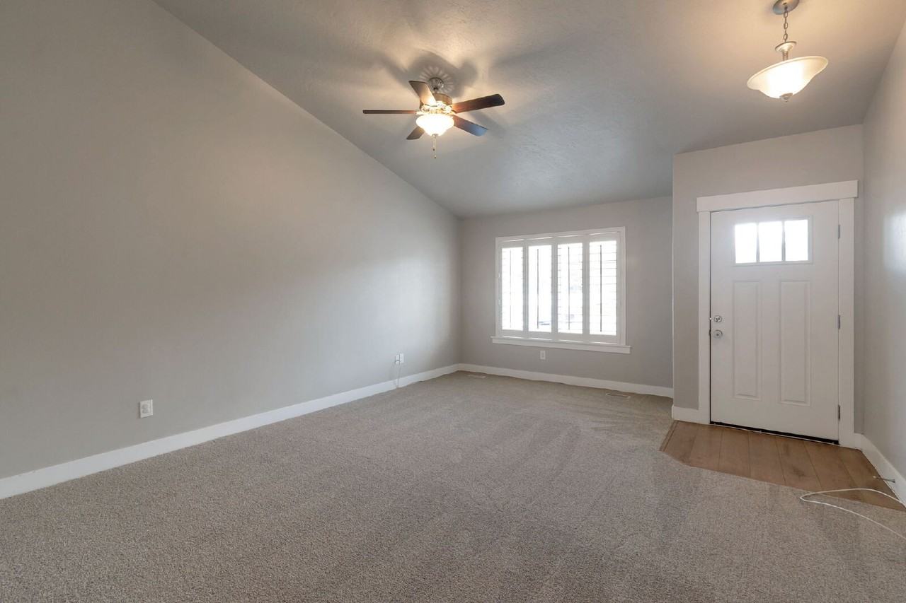 177 N 150 W - Photo 4 of 25