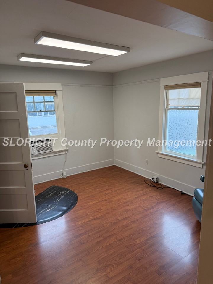 544 Higuera St - Photo 5 of 9