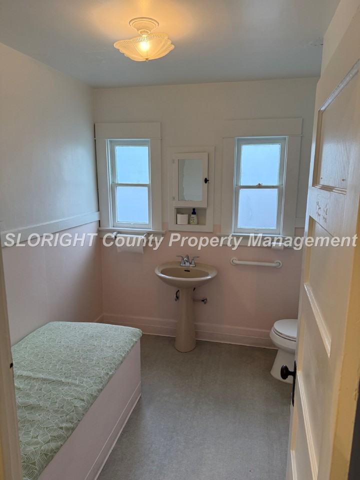 544 Higuera St - Photo 7 of 9