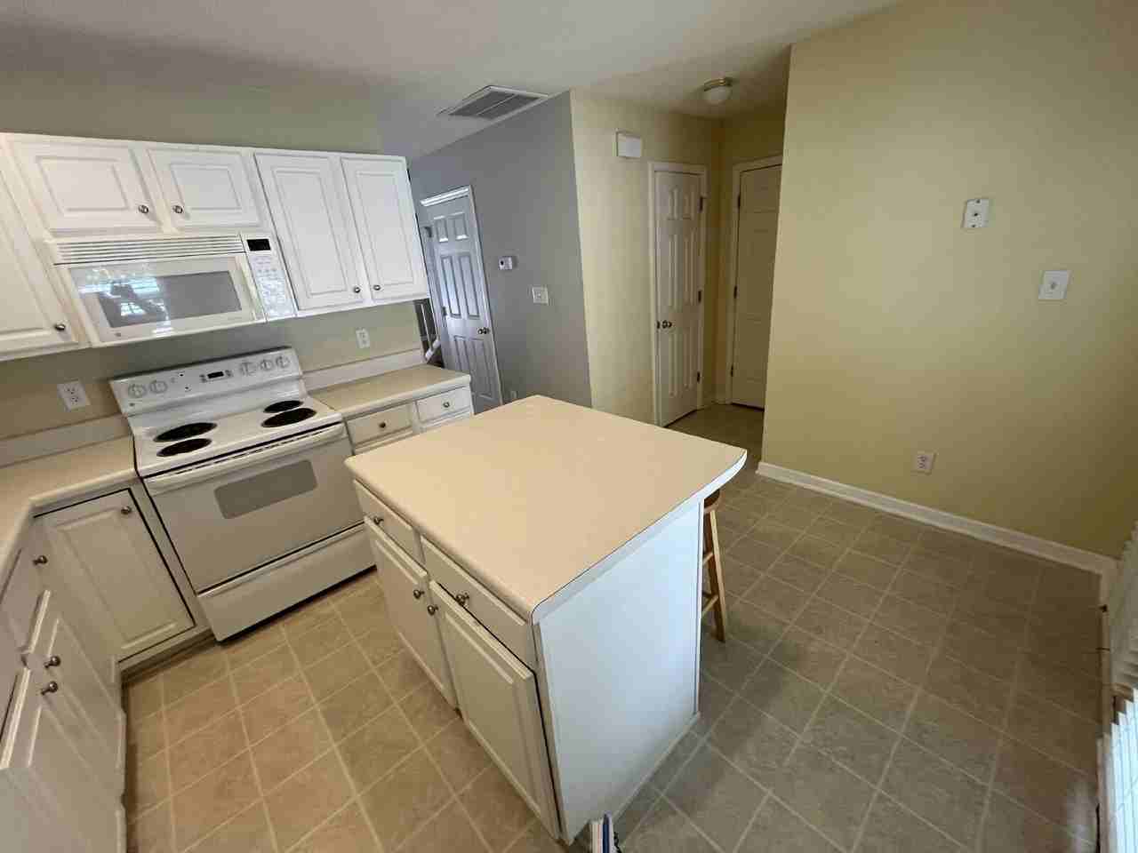 24 Sidney Marie Ct - Photo 4 of 20