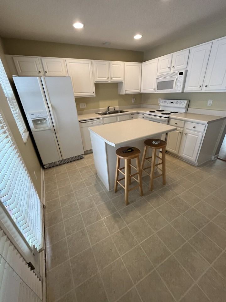 24 Sidney Marie Ct - Photo 5 of 20