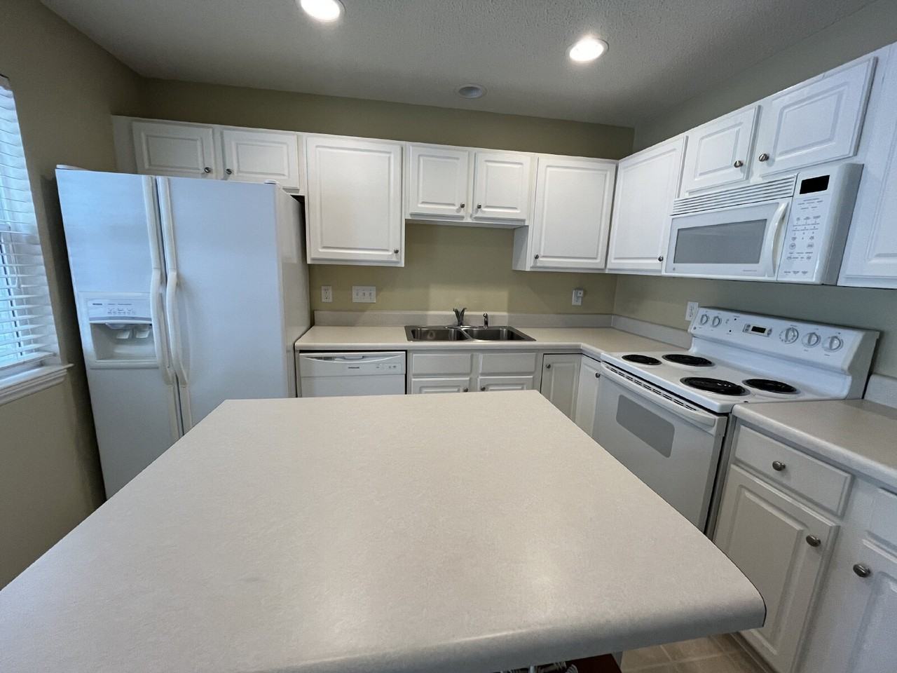 24 Sidney Marie Ct - Photo 6 of 20