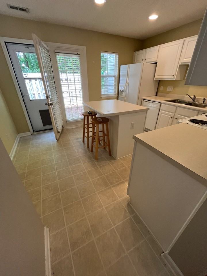 24 Sidney Marie Ct - Photo 7 of 20
