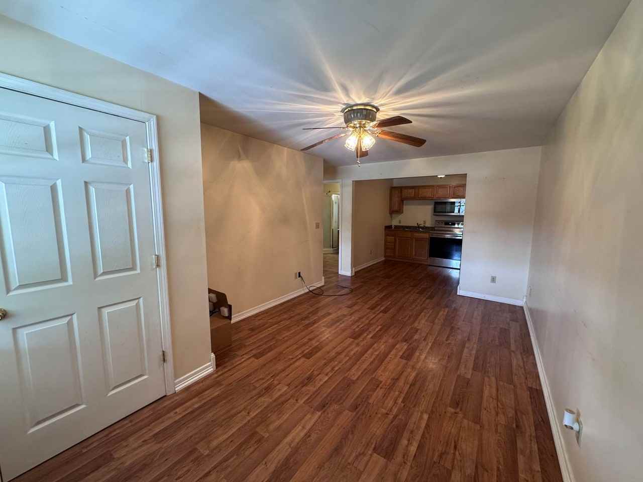 204 Pine Ln - Photo 3 of 9