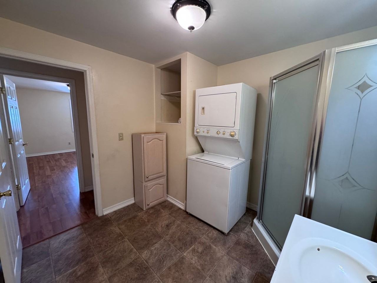 204 Pine Ln - Photo 7 of 9