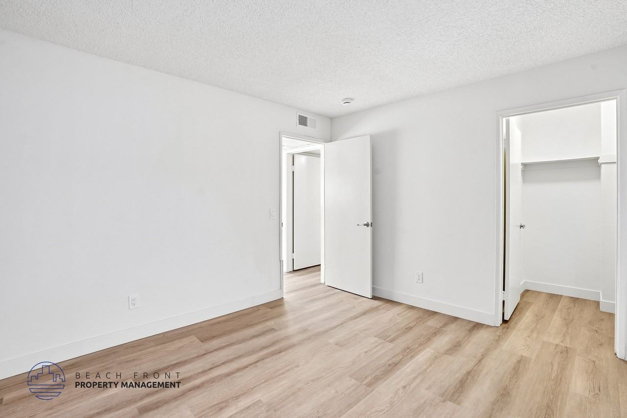 Grand View Tower Apartments - Photo 4 of 17