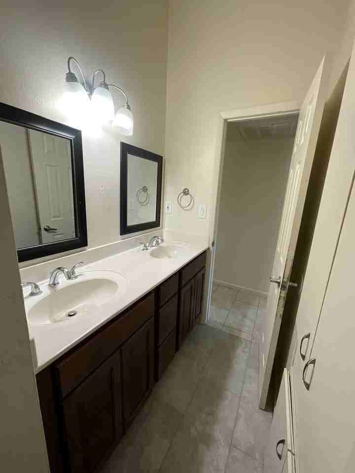 1808 N Aster St - Photo 2 of 2