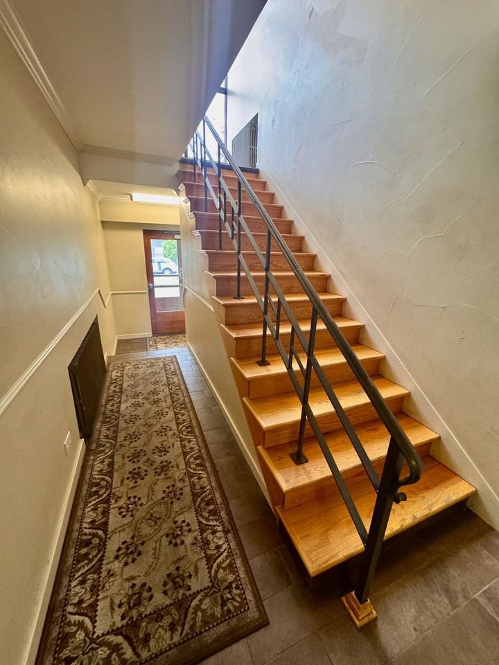Poplar Apartments - Photo 3 of 5