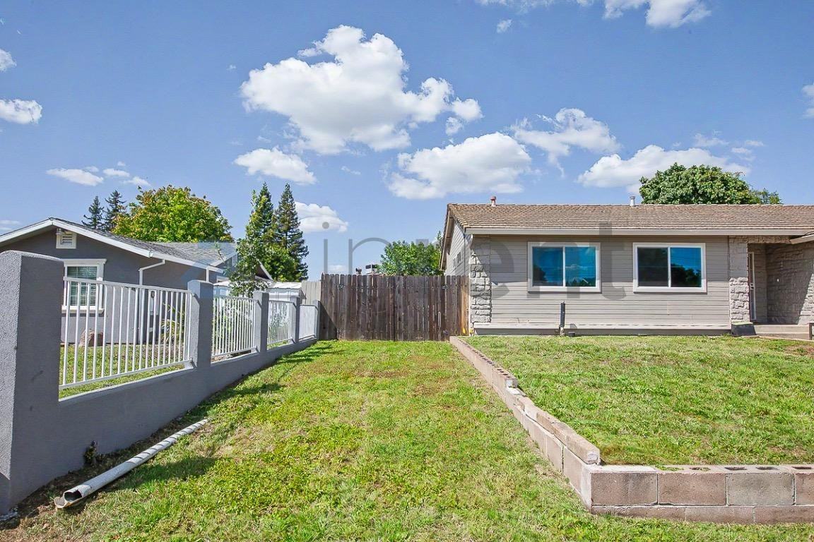 2307 N Cirby Way - Photo 5 of 46