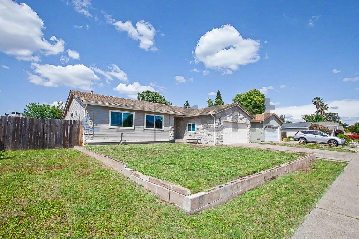 2307 N Cirby Way - Photo 6 of 46
