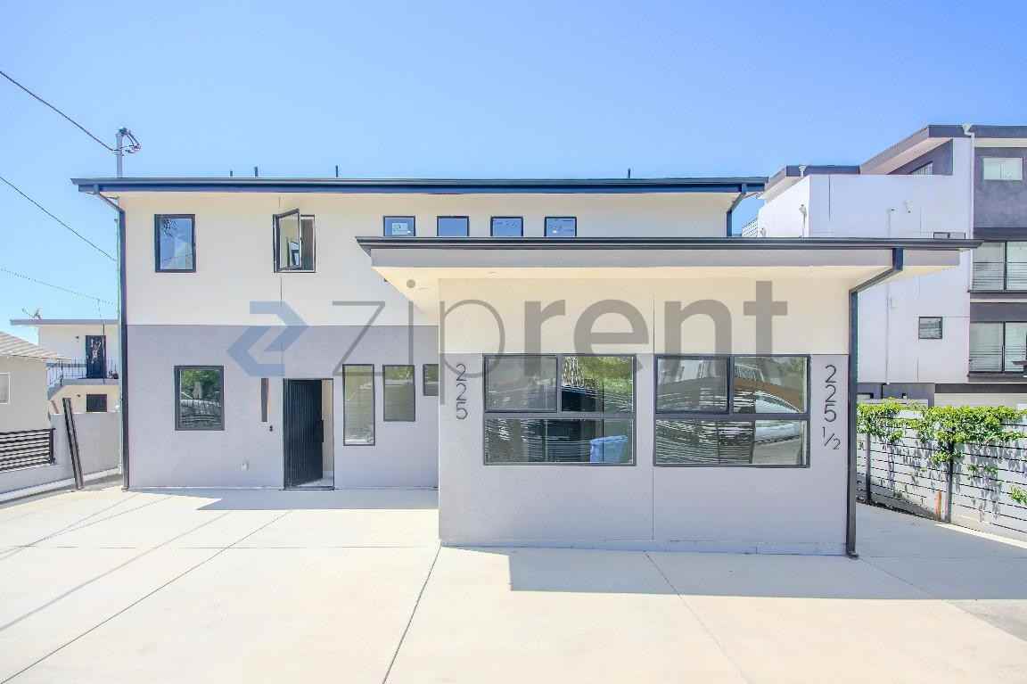 225 N Burlington Ave #1-2