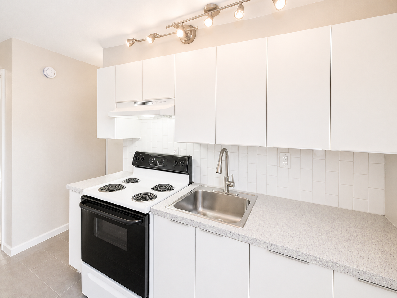901 E. Pierce St. - Photo 7 of 36