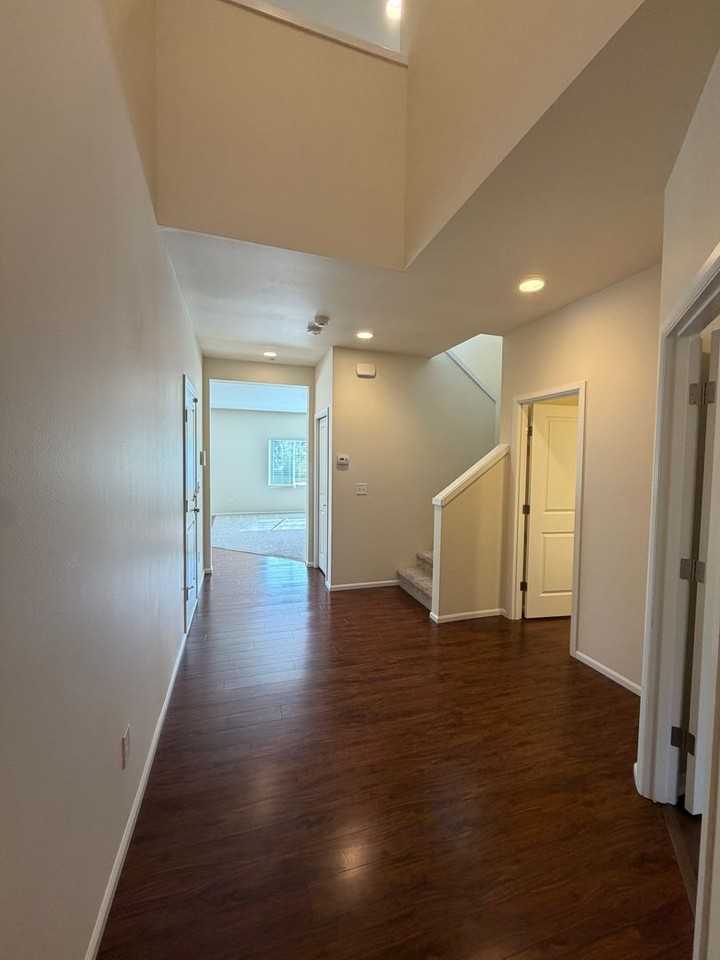 3100 Eagle Loop Ne - Photo 2 of 25