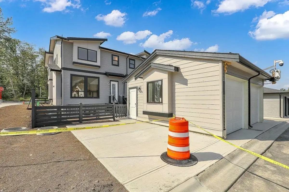 7678 196 Street - Photo 5 of 11