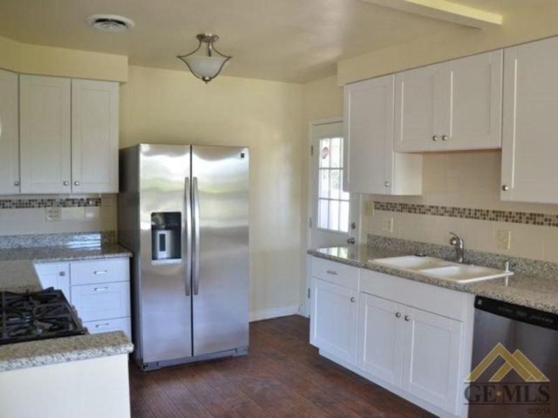 6305 Almond Dr - Photo 5 of 14