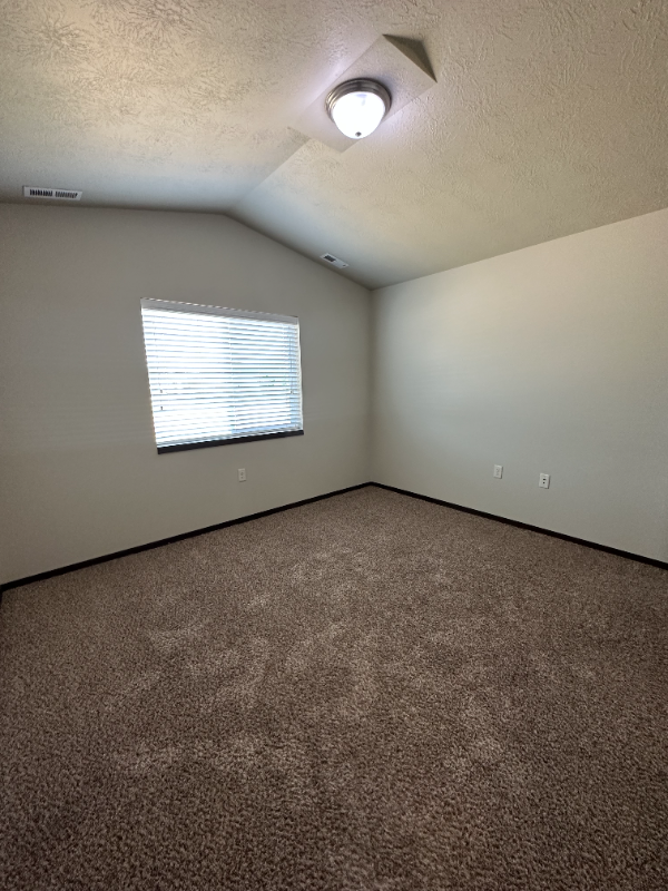 7524 S Beal Ave - Photo 6 of 10