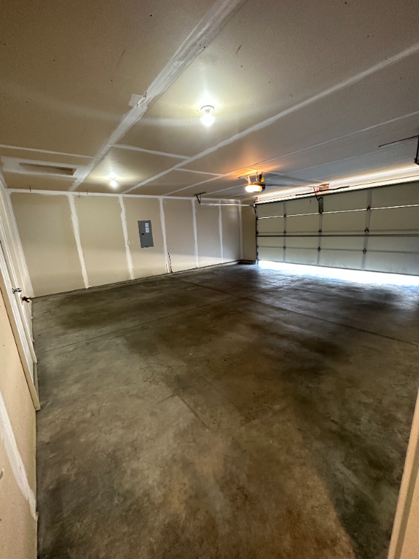 7524 S Beal Ave - Photo 7 of 10