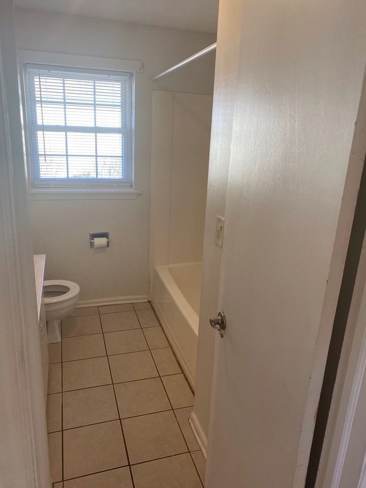 1212 Golf St #2 - Photo 3 of 7