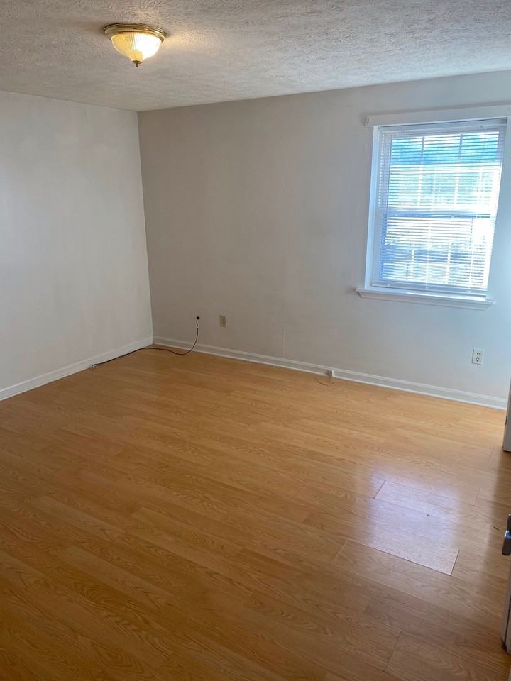 1212 Golf St #2 - Photo 4 of 7