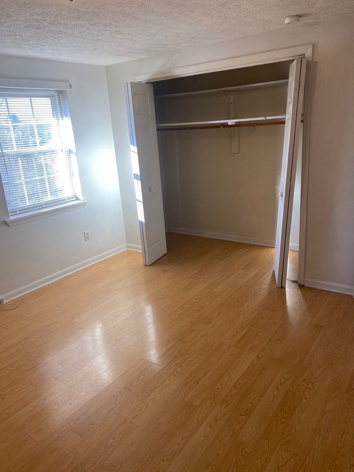 1212 Golf St #2 - Photo 5 of 7