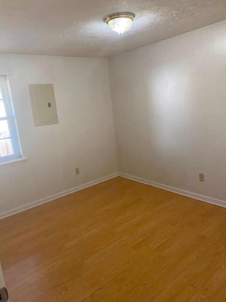 1212 Golf St #2 - Photo 6 of 7