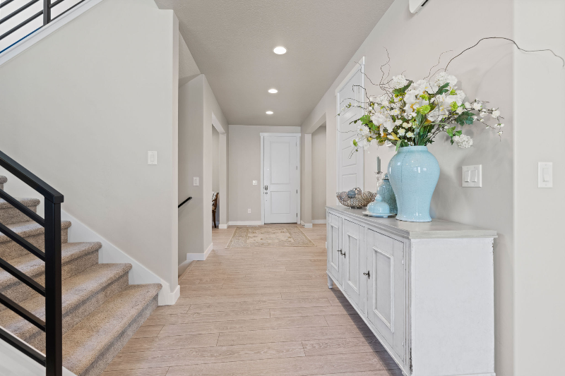3704 W Holbrook Way - Photo 5 of 42