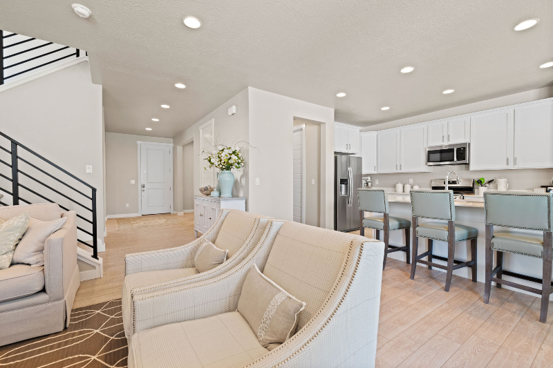 3704 W Holbrook Way - Photo 7 of 42