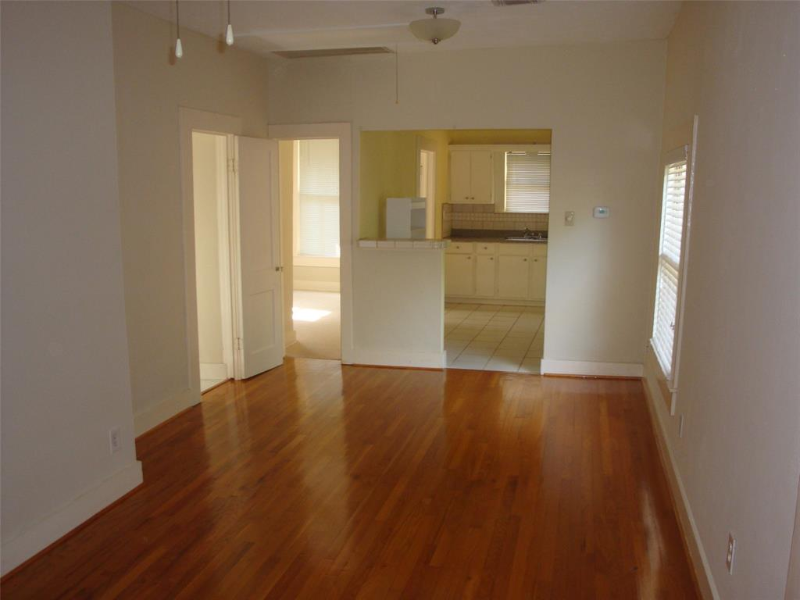 401 Shelley St - Photo 2 of 24