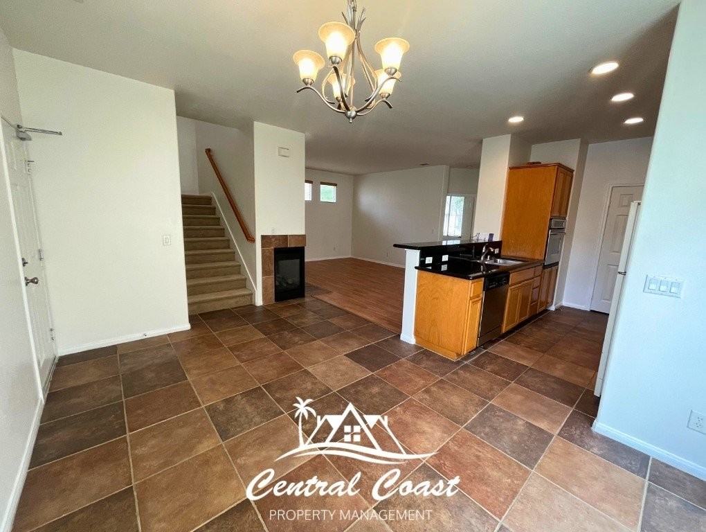 2219 Cordoban Ln - Photo 4 of 18