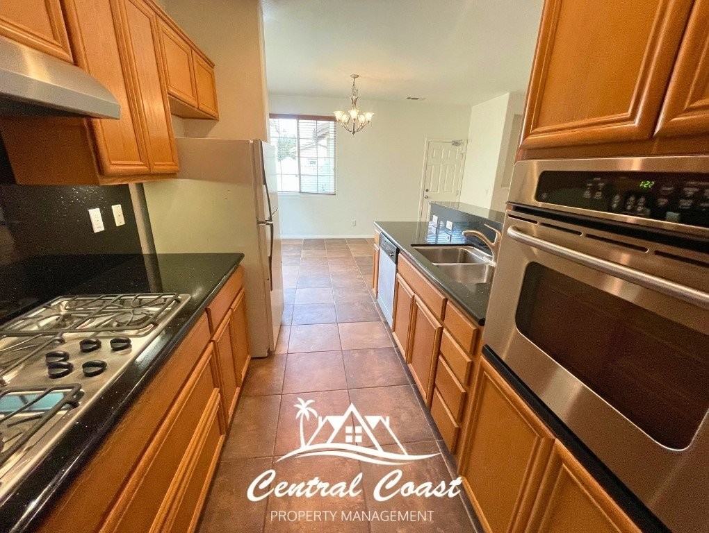 2219 Cordoban Ln - Photo 5 of 18