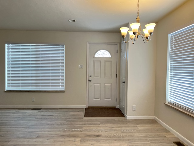 925 S Krameria St - Photo 4 of 28