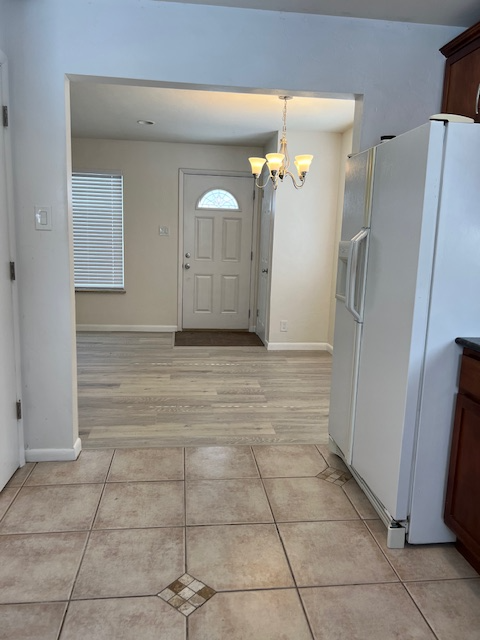 925 S Krameria St - Photo 5 of 28