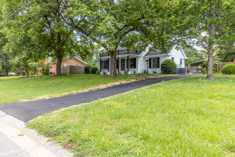 4111 Sudbury Rd - Photo 2 of 19