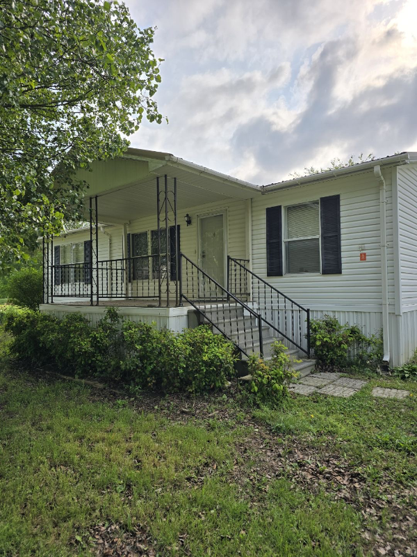 607 W Point Rd - Photo 3 of 39