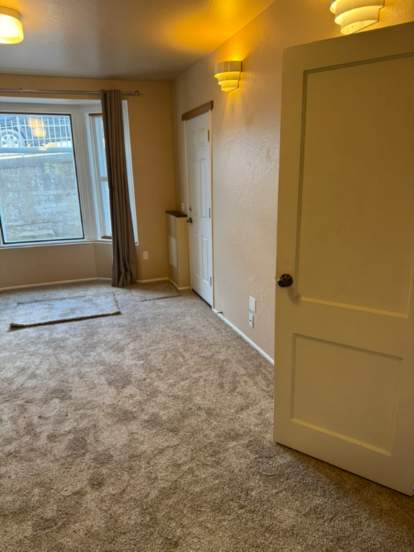 626 W Broadway St #F - Photo 7 of 16