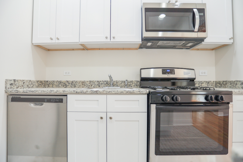 4258 N Clark St #1 - Photo 2 of 12