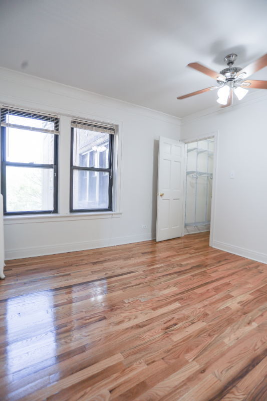 4258 N Clark St #1 - Photo 7 of 12