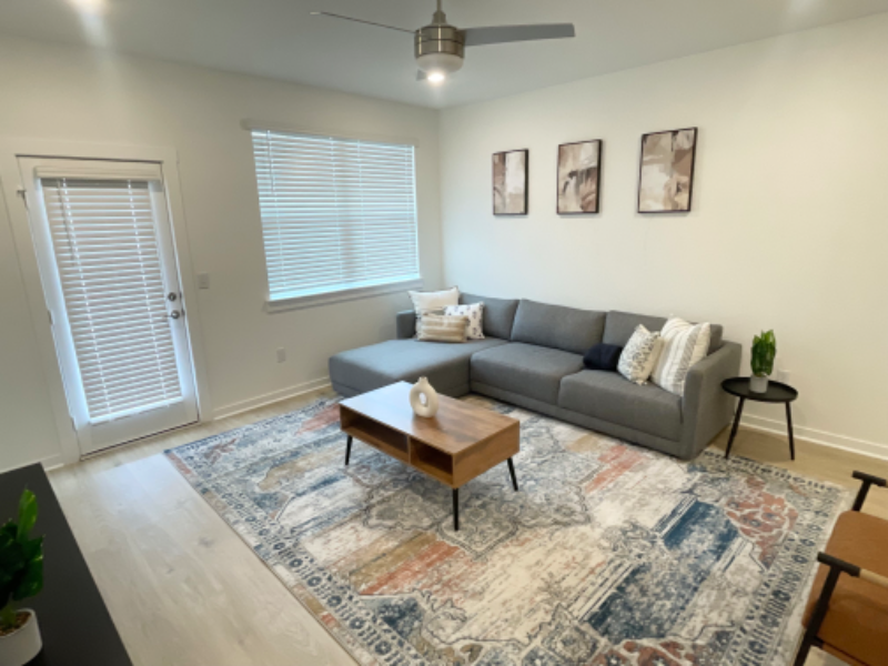 10905 Tildon Ave - Photo 4 of 10