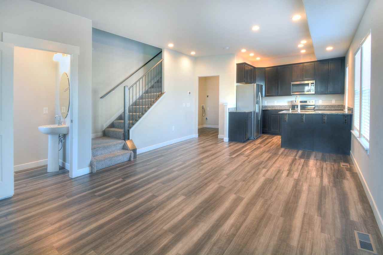 6721 Chagrin Hts - Photo 3 of 15