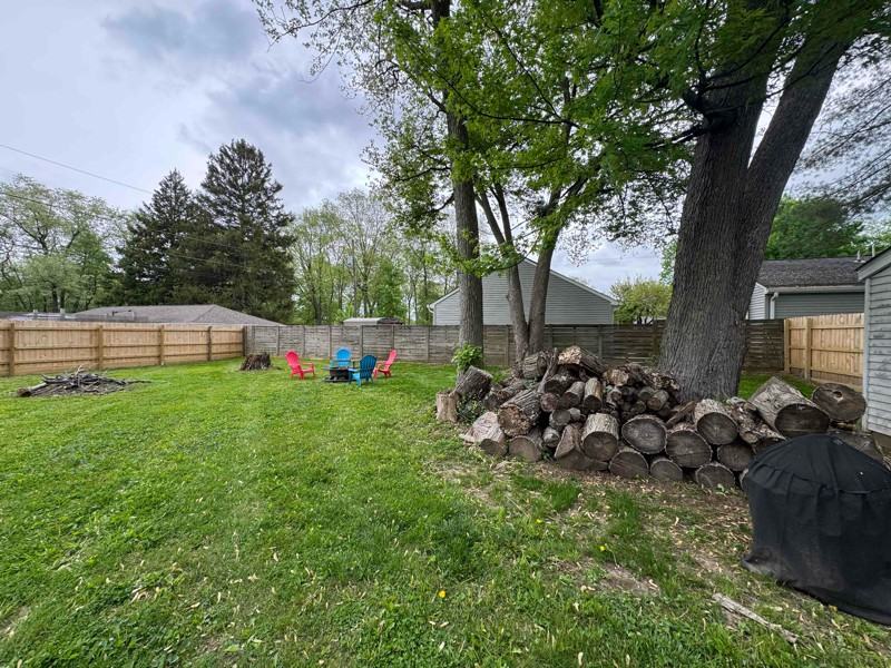 2512 E 72nd St - Photo 7 of 9